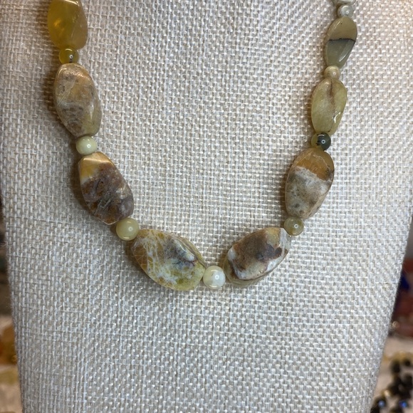 Vintage EUC Jay King Mine Finds Yellow Opal Gemstone Necklace. - Picture 8 of 10